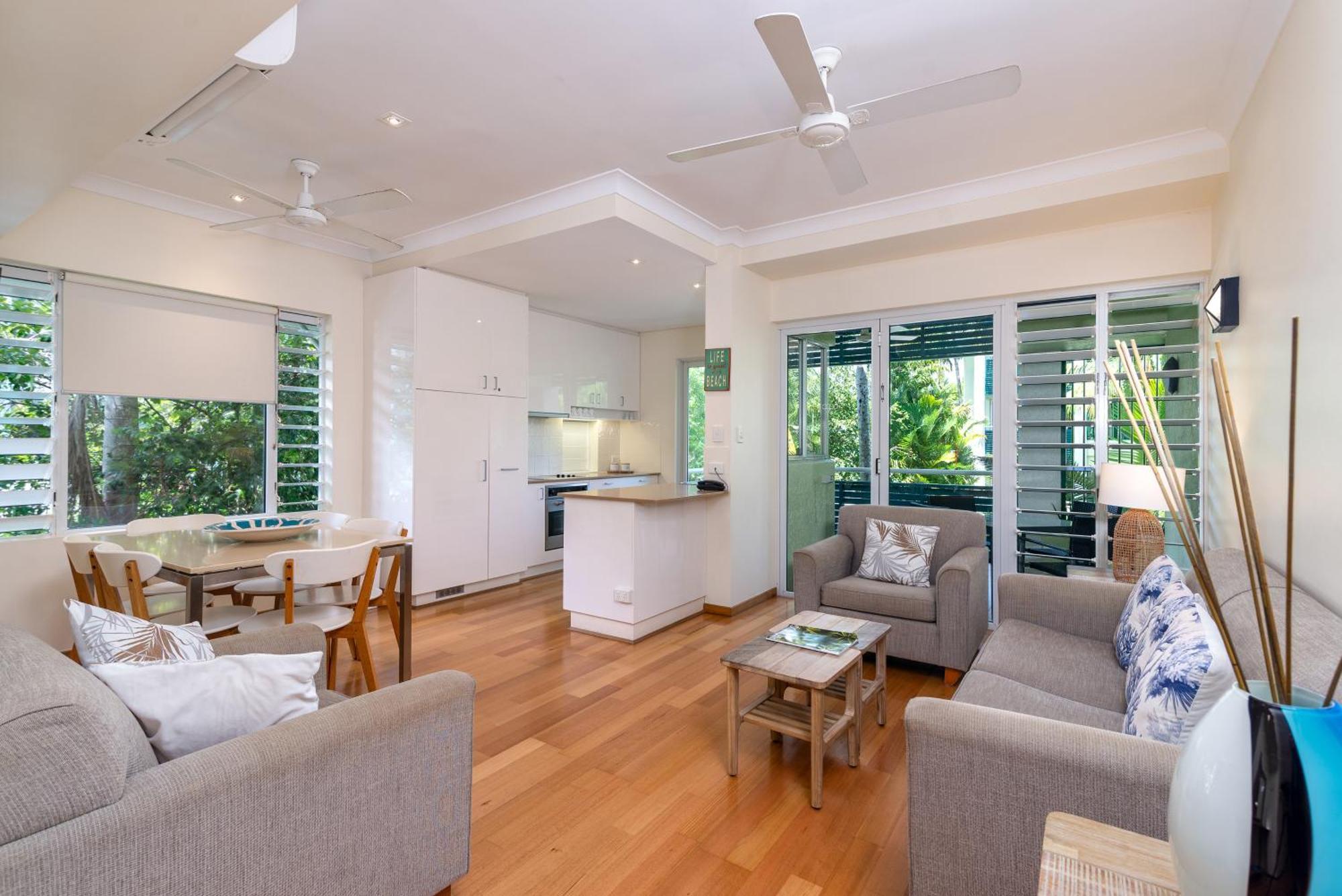 One-Bedroom Apartment with Pool View,1656178124:JPEG