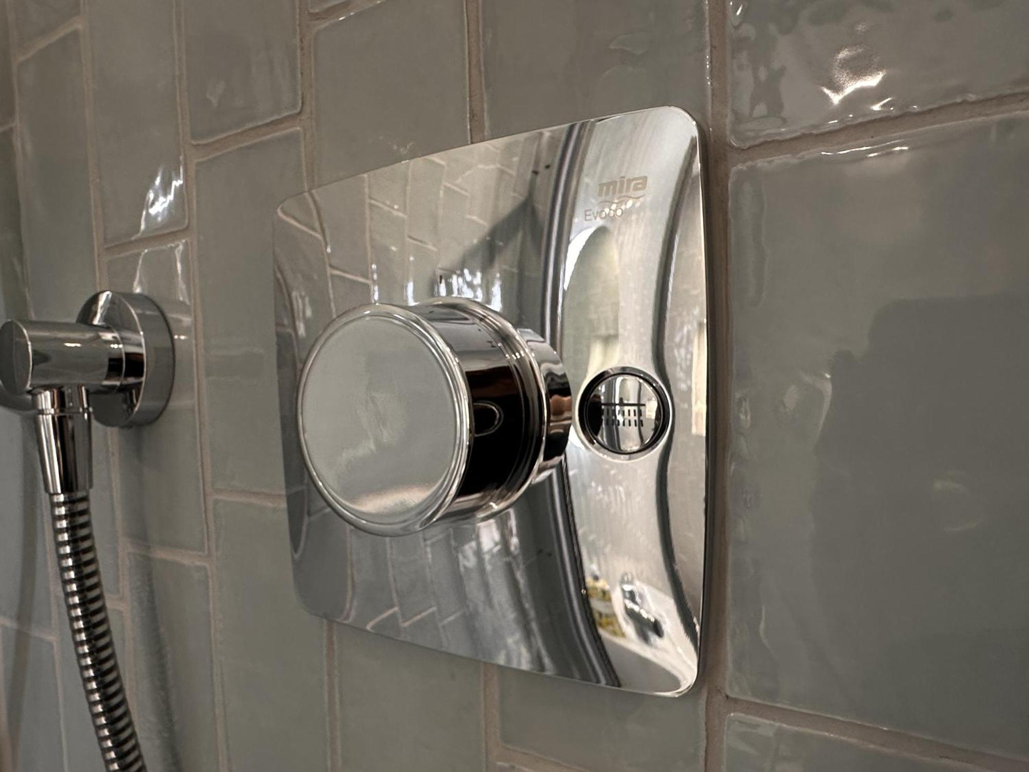 Four Person Ensuite,1656195078:JPEG