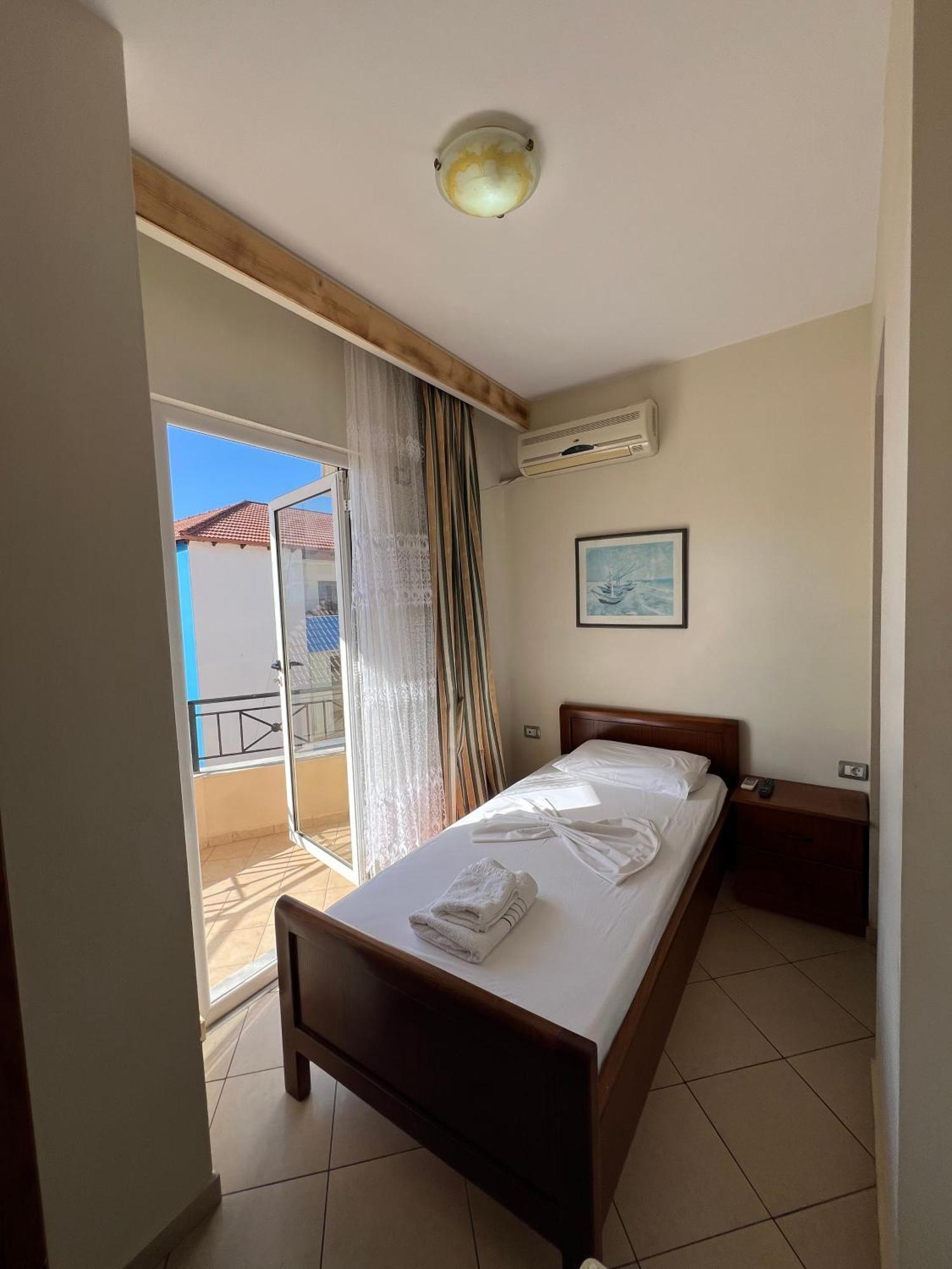Single Room,1658096758:JPEG