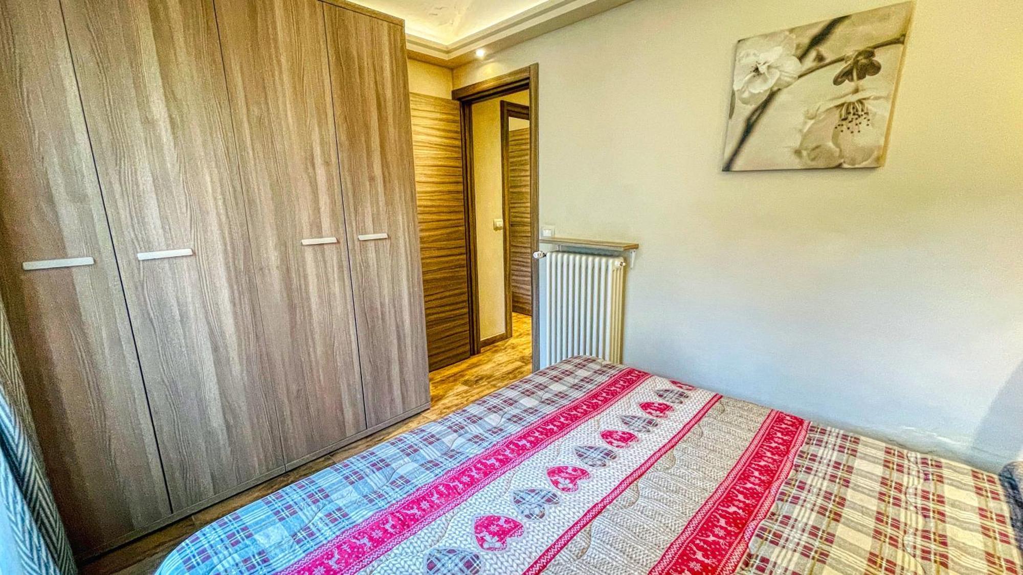 One-Bedroom Apartment,1663000183:JPEG