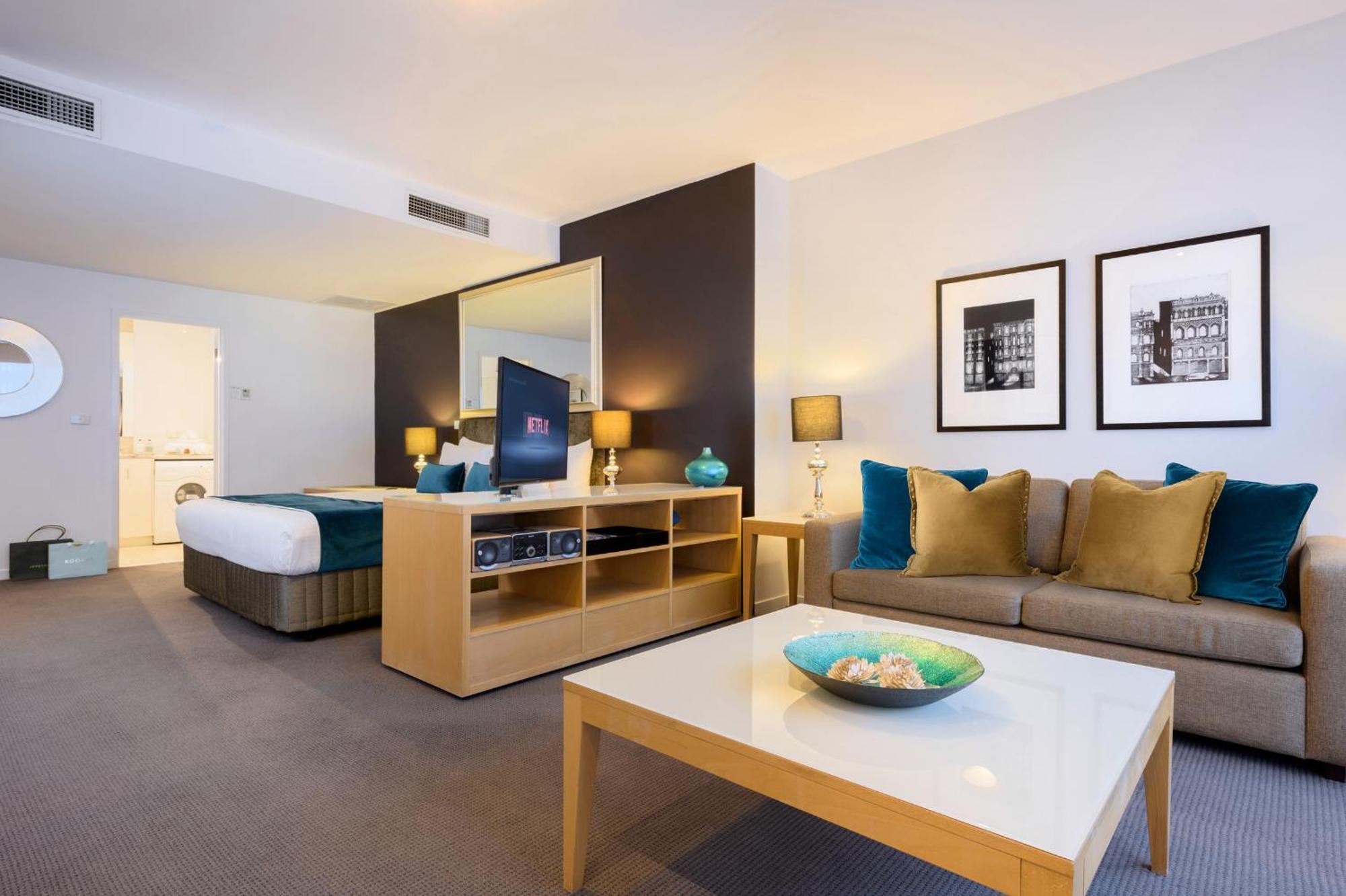 Heritage King Suite,1212333847:JPEG