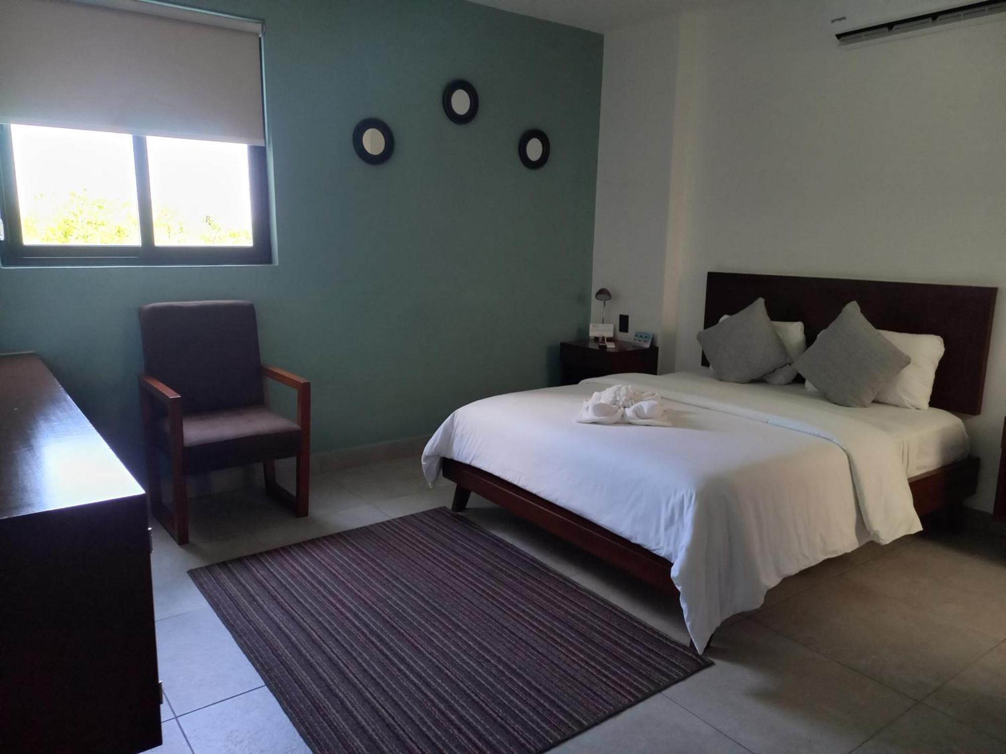 Deluxe Queen Room,1675949594:JPEG
