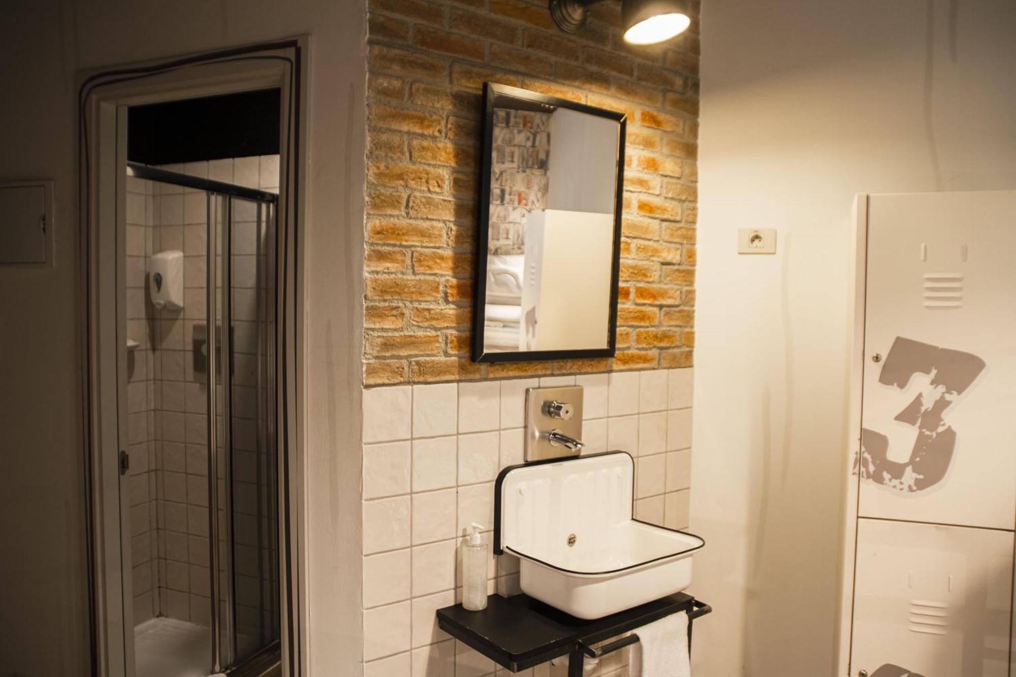 Single Bed 4-Bed Dormitory Room Private Bathroom,1676756122:JPEG