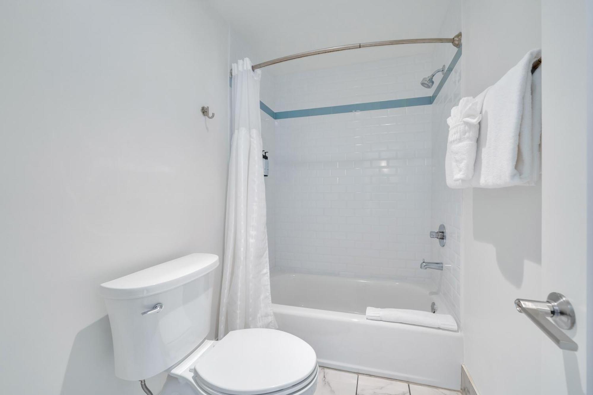 Queen Suite-Ocean View- Ocean Tower