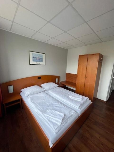 Double Room,1681750379:JPEG