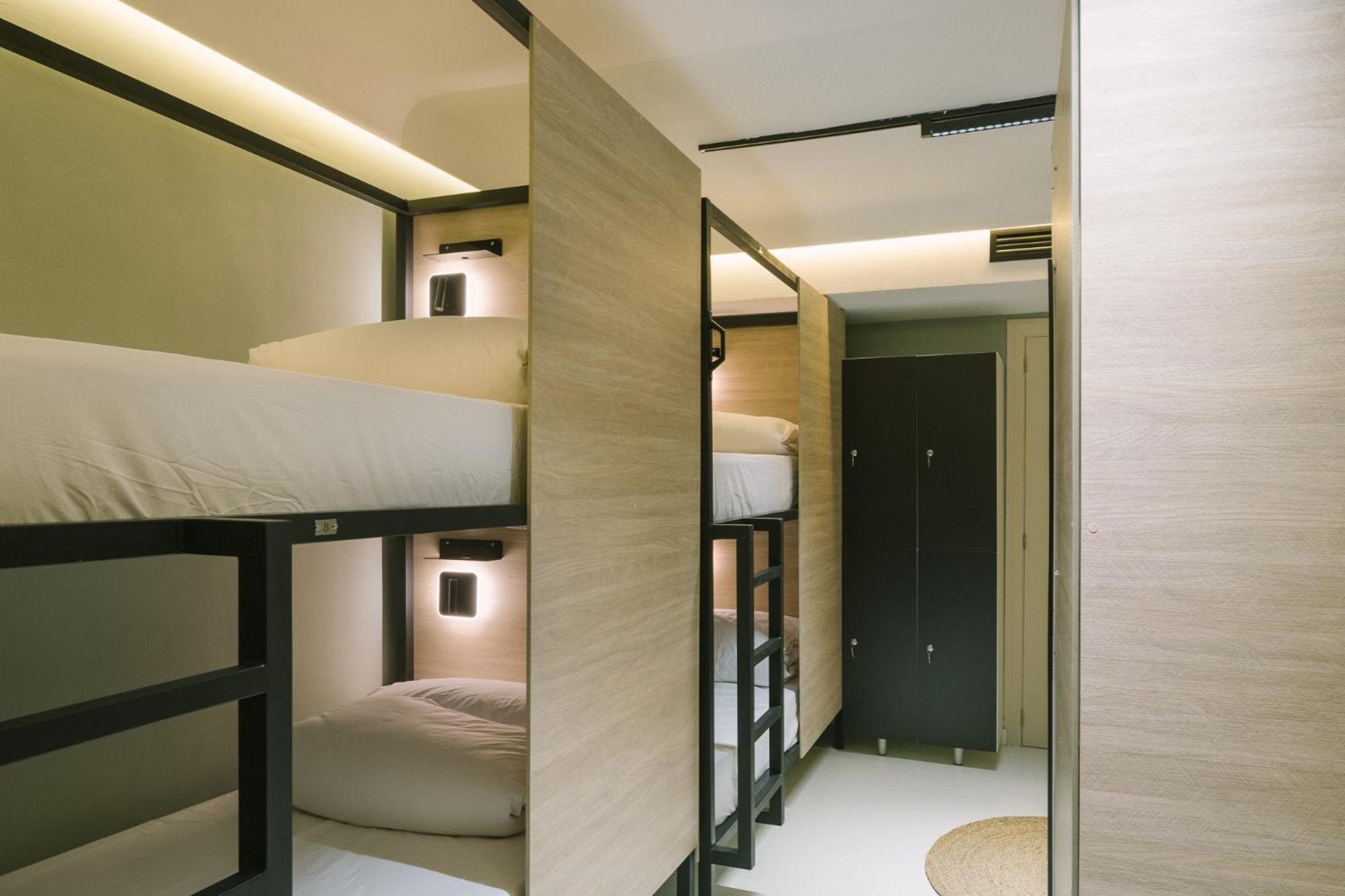 Bed 12-Bed Mixed Dormitory Room,1684887174:JPEG