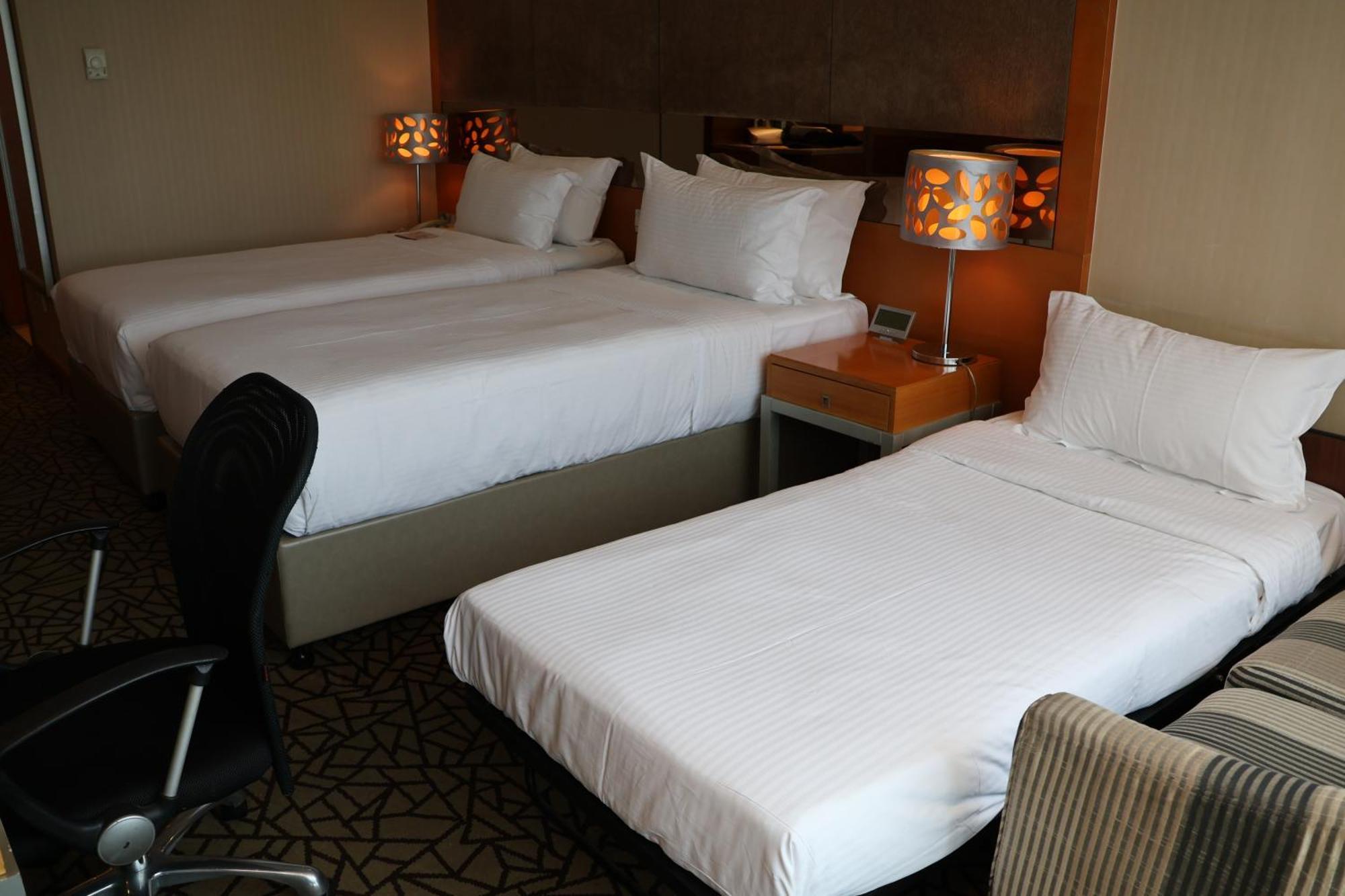 Triple Room(Only 'Four Seasons' and 'Cafe 25' offer 30% discount)