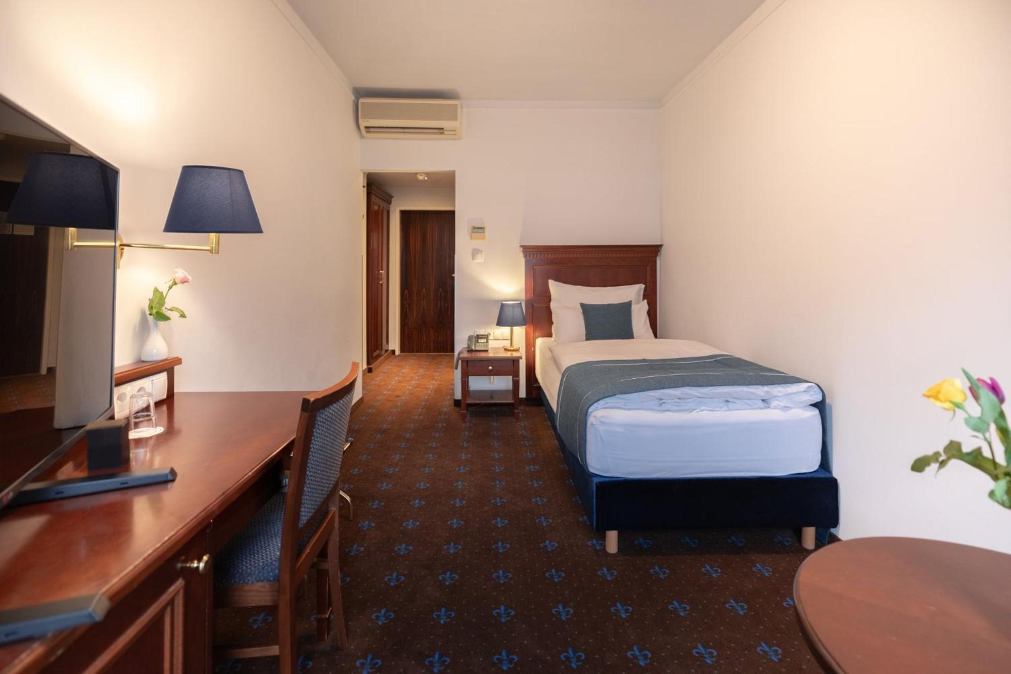 Standard Twin Room with Balcony,1698849212:JPEG