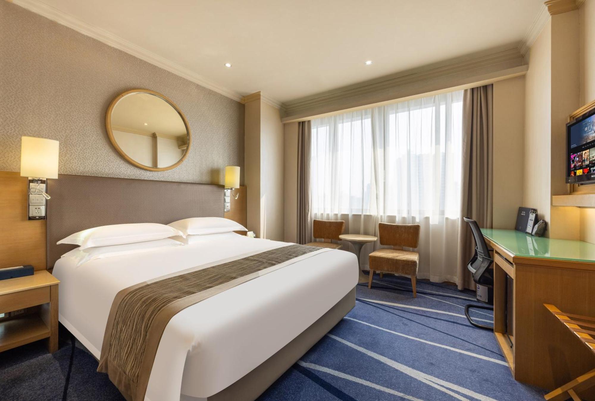 Business King Room