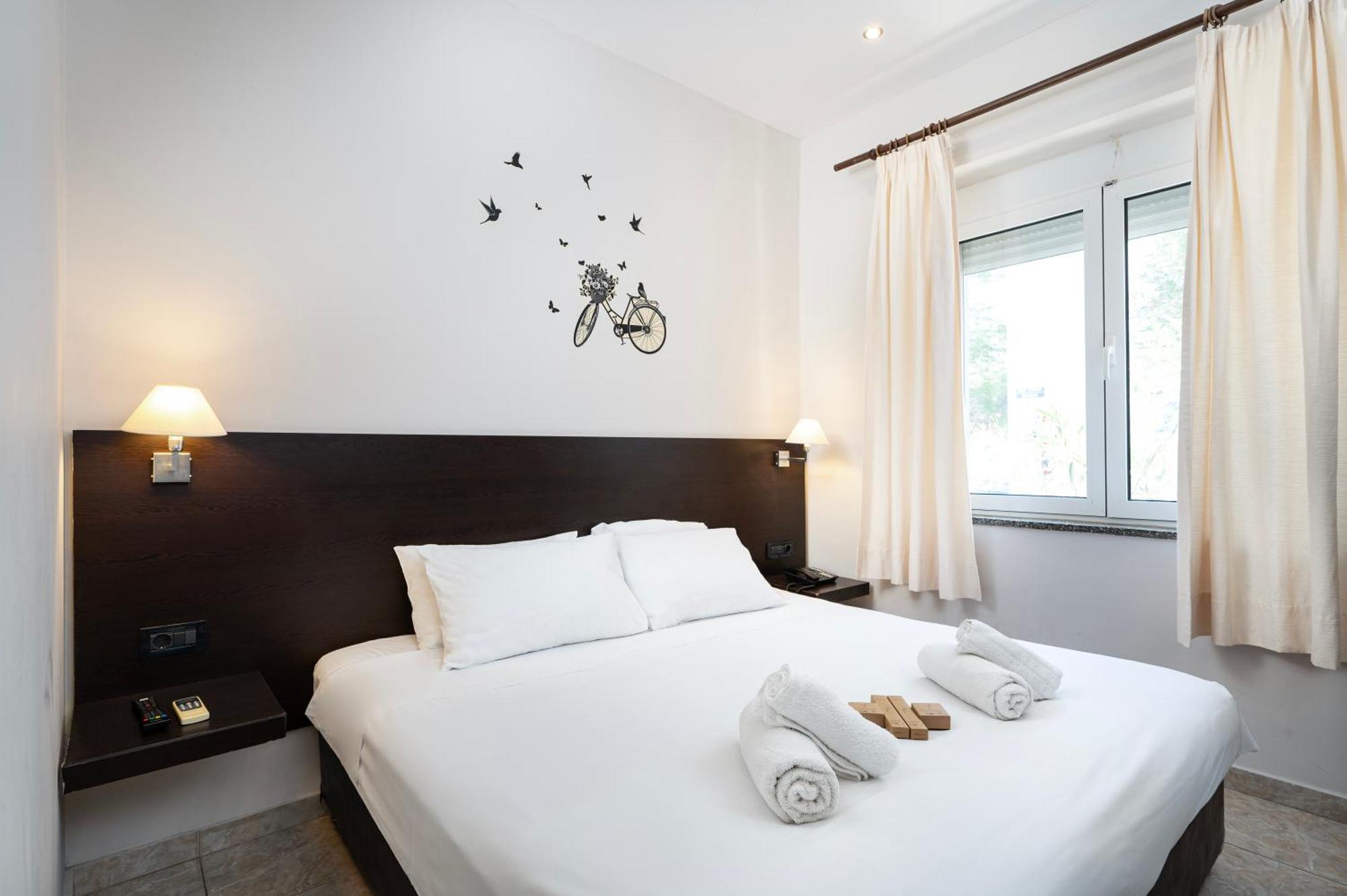 Chambre Double ou Lits Jumeaux avec Fenêtre