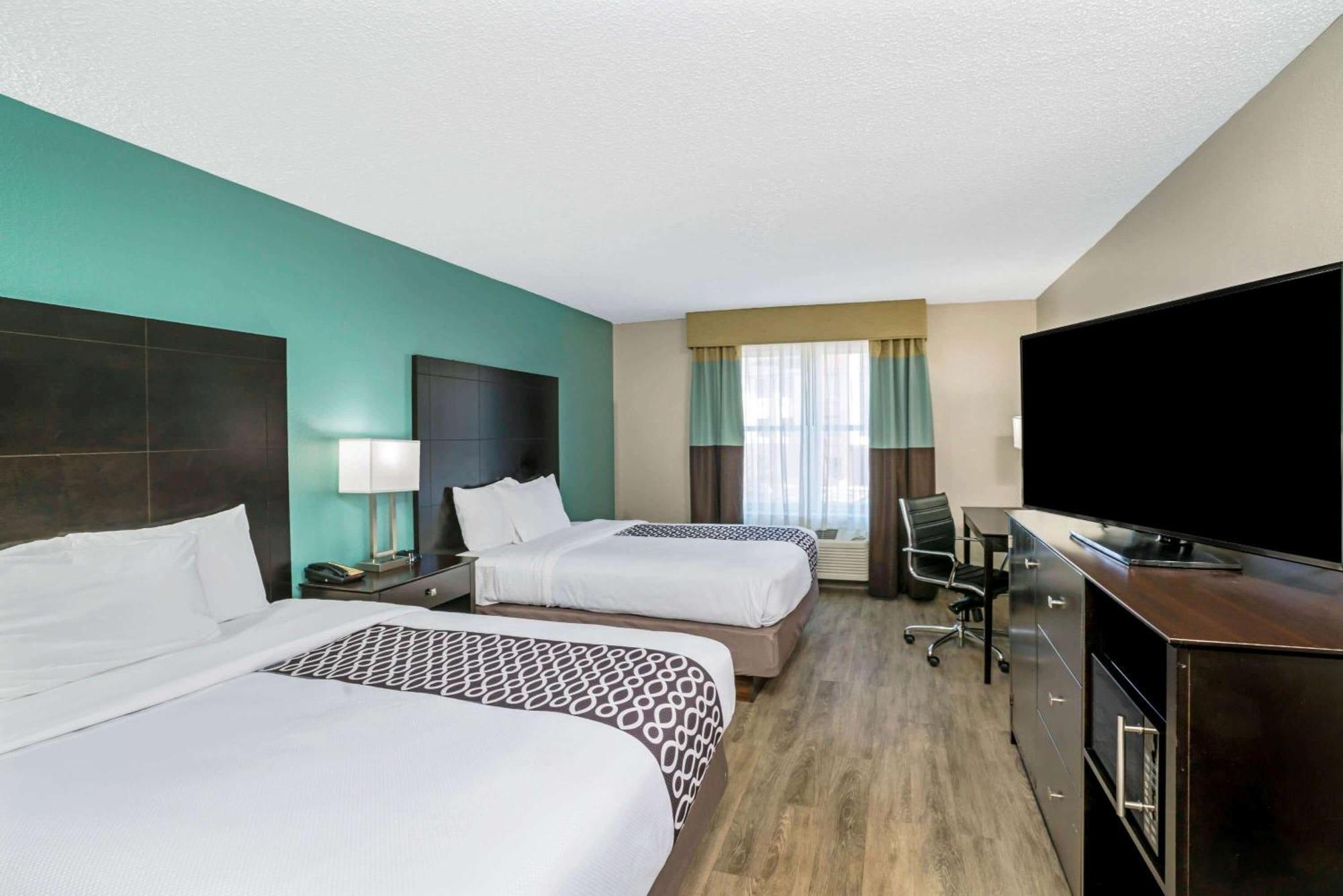 Queen Room with Two Queen Beds,1283160826:JPEG
