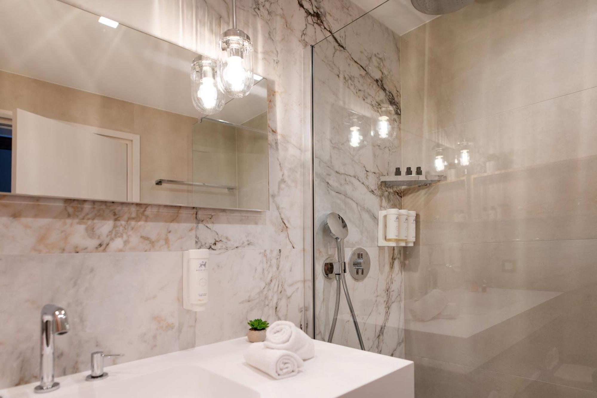 Basic Room,1717006921:JPEG