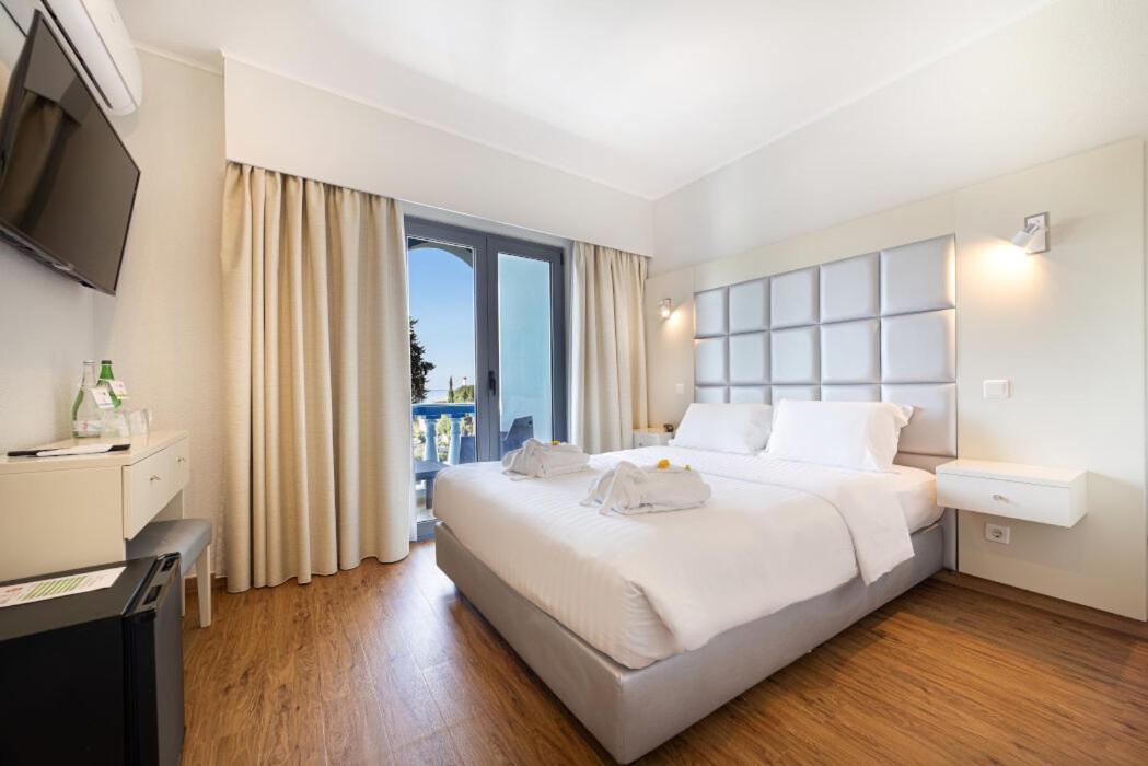 Deluxe Double Room Sea View,1742566623:JPEG