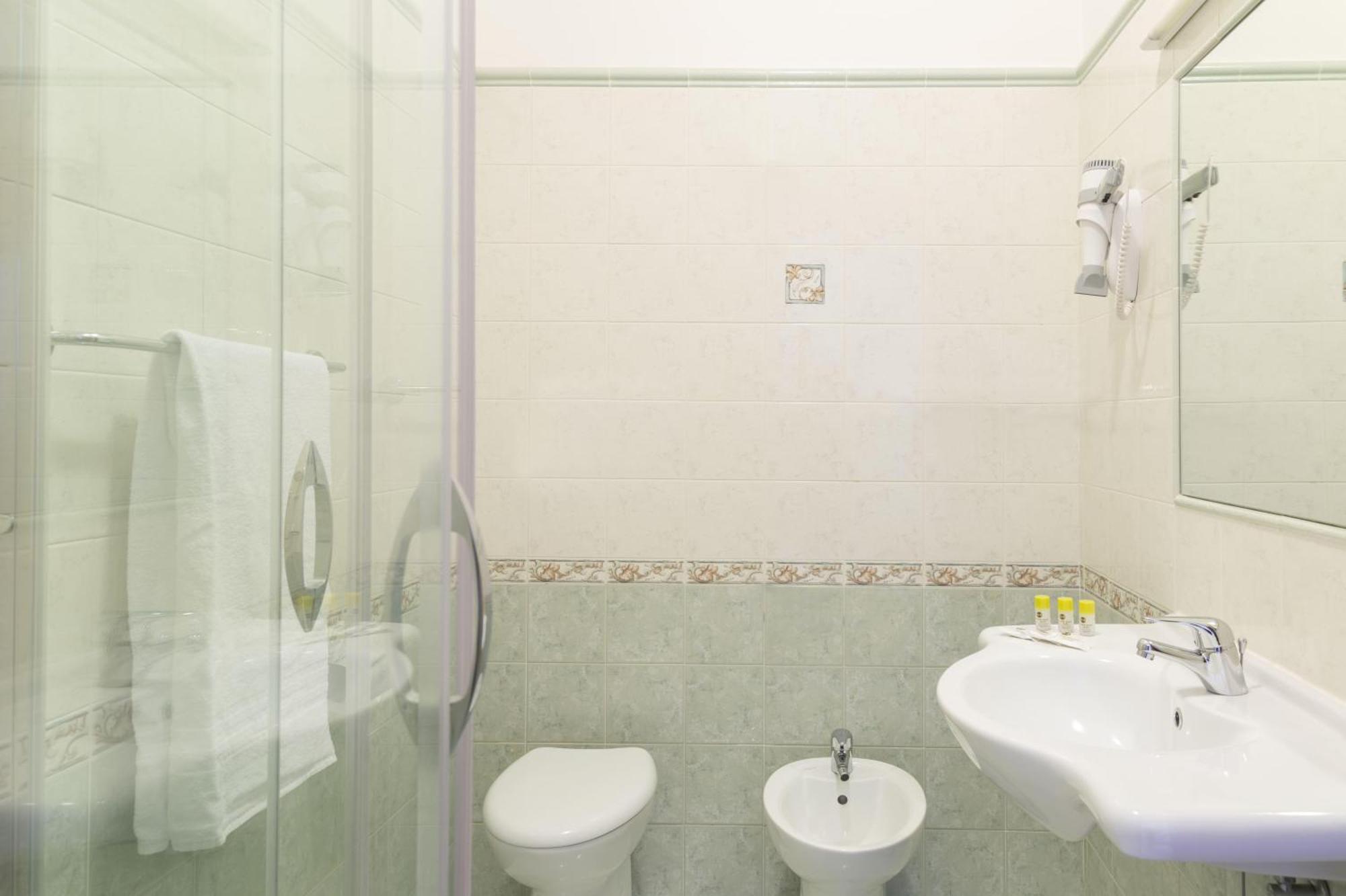 Triple Room,1742620707:JPEG