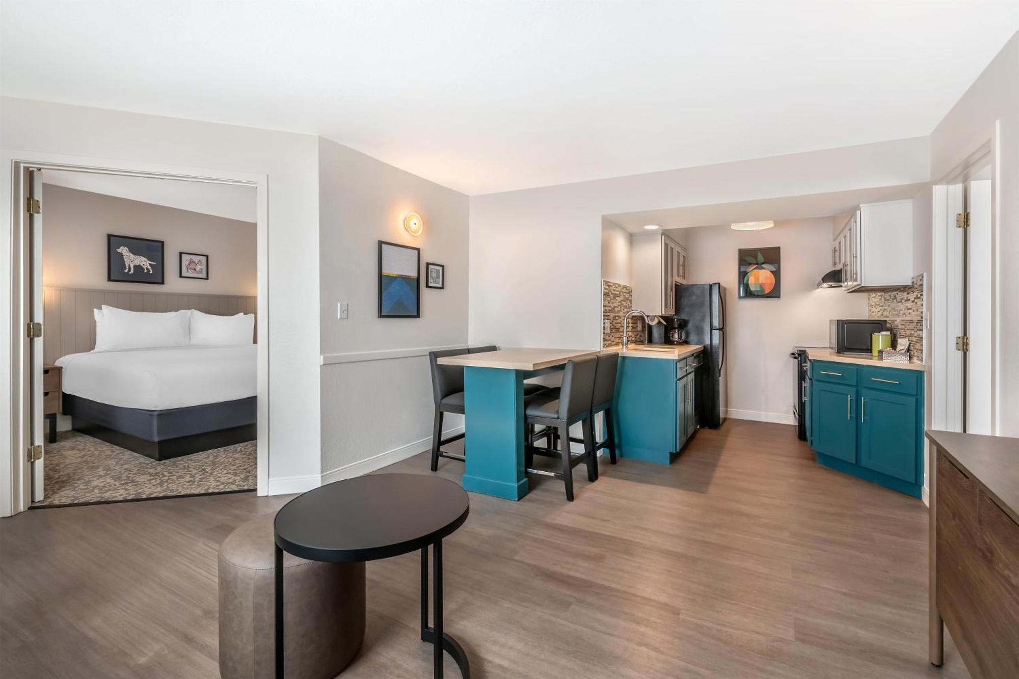 Two-Bedroom Suite with Two King Beds,1742650928:JPEG
