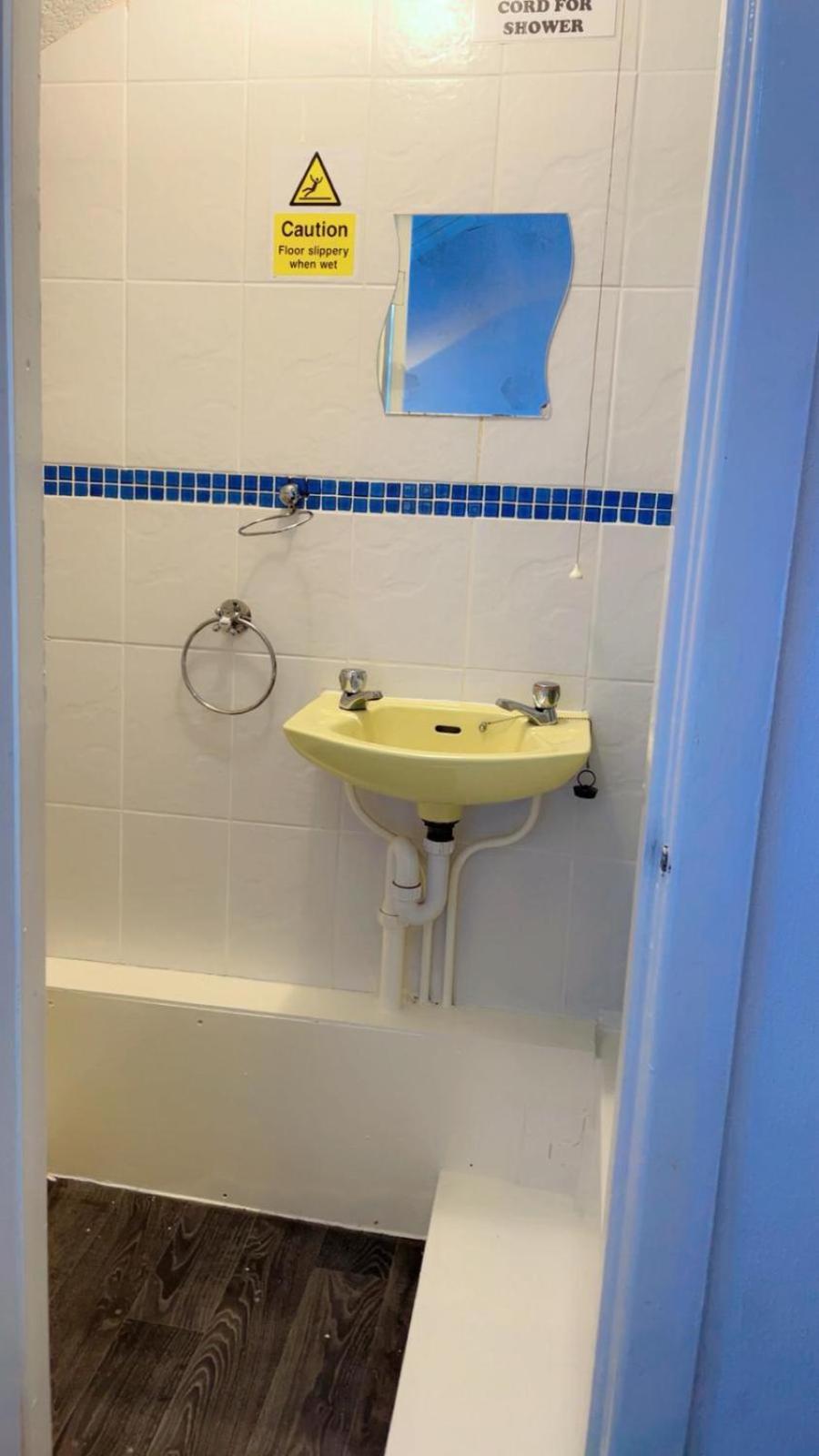 Deluxe Double Room with Shower