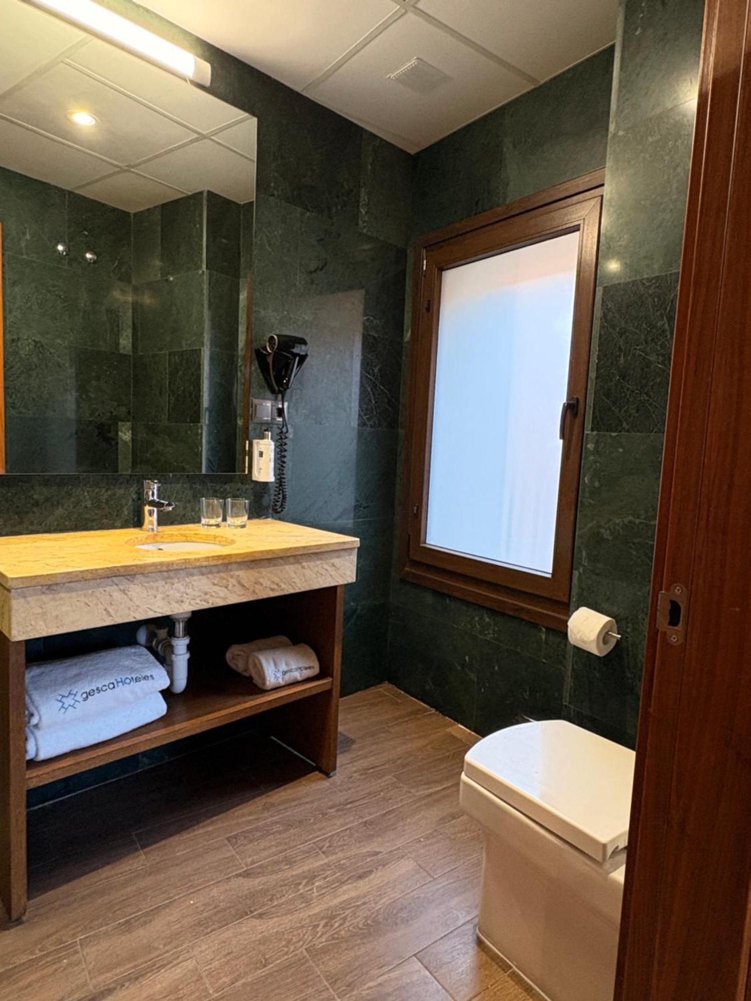 Double Room,1742783596:JPEG