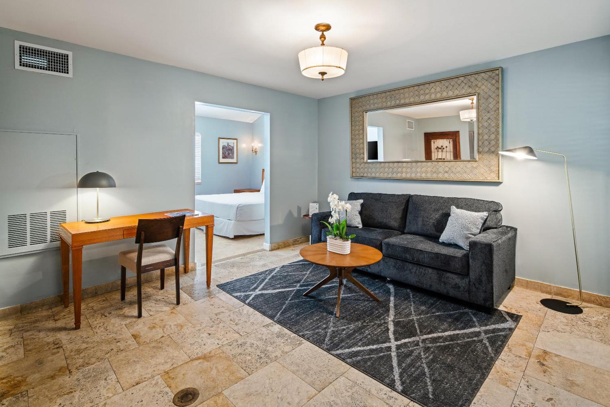 King Suite with Sofa bed - Impala Building (Self Check-in)