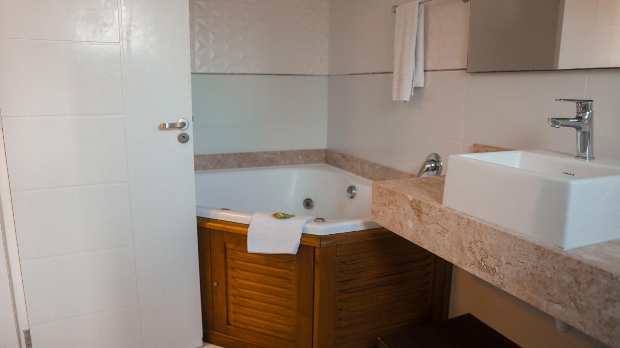 Luxury Suite with Spa Bath,1746988416:JPEG