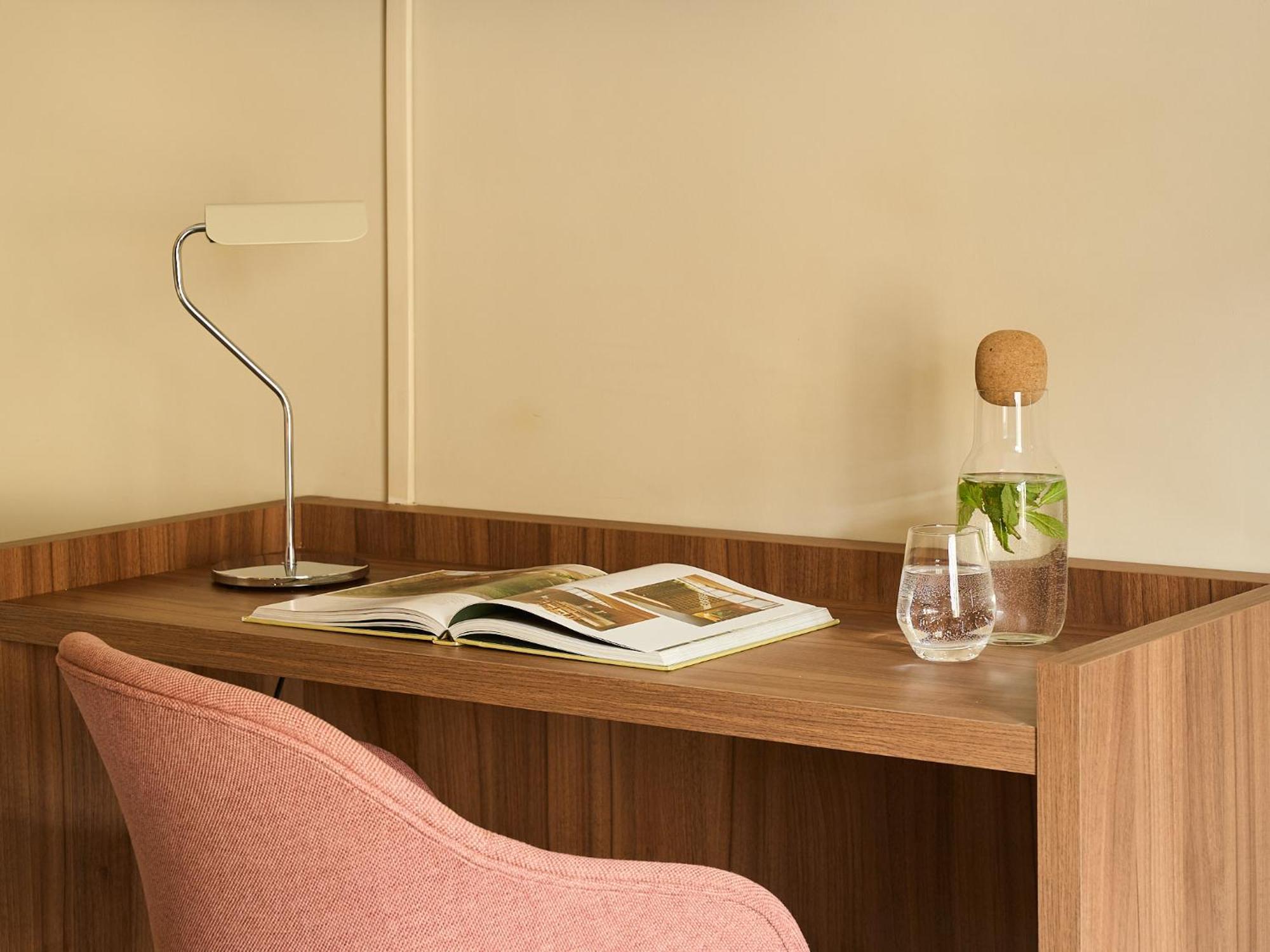 Extra Large Studio with Kitchenette and Sofa Bed,1758297583:JPEG