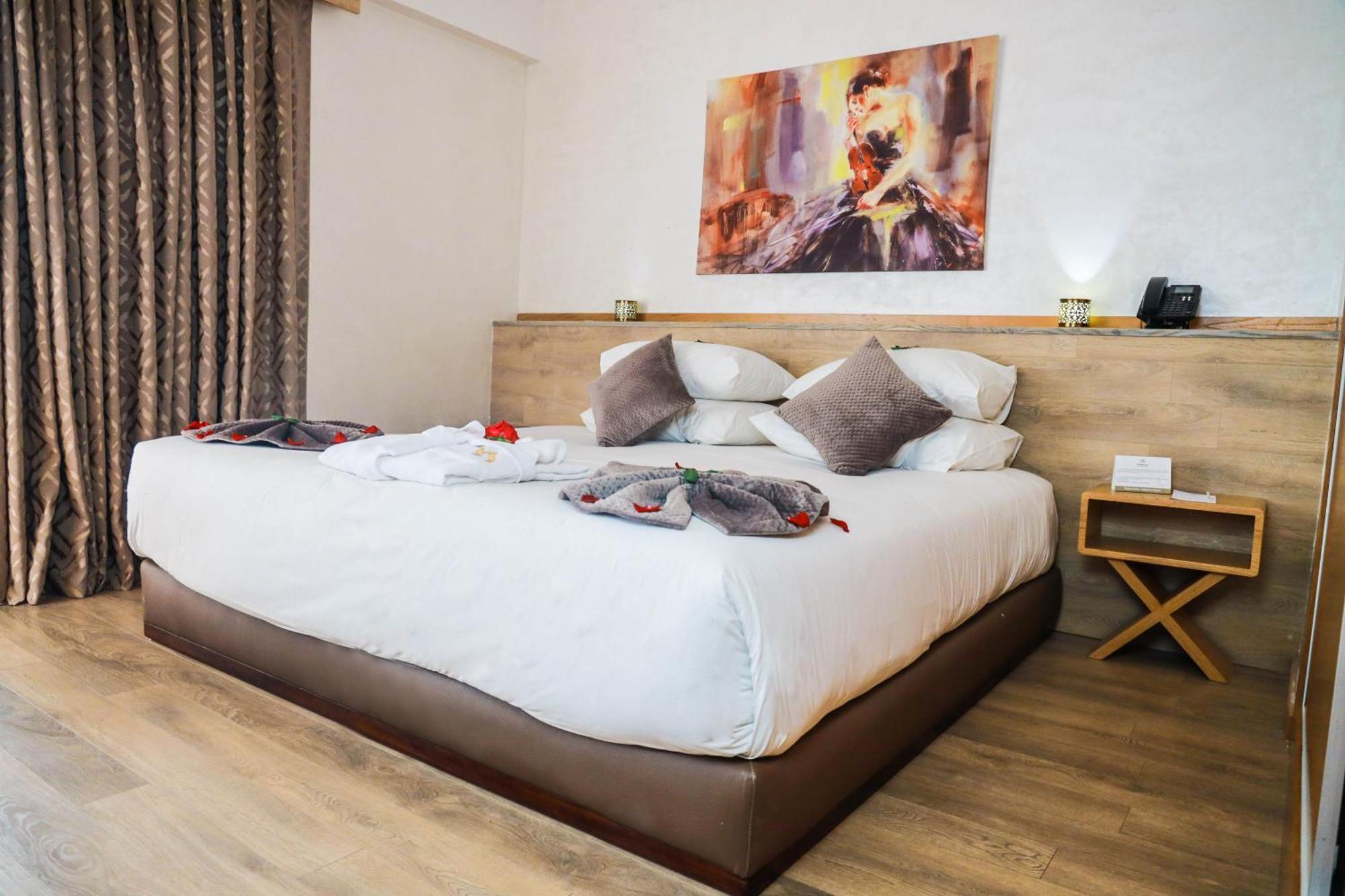 Double Room with Pool View,1765777823:JPEG