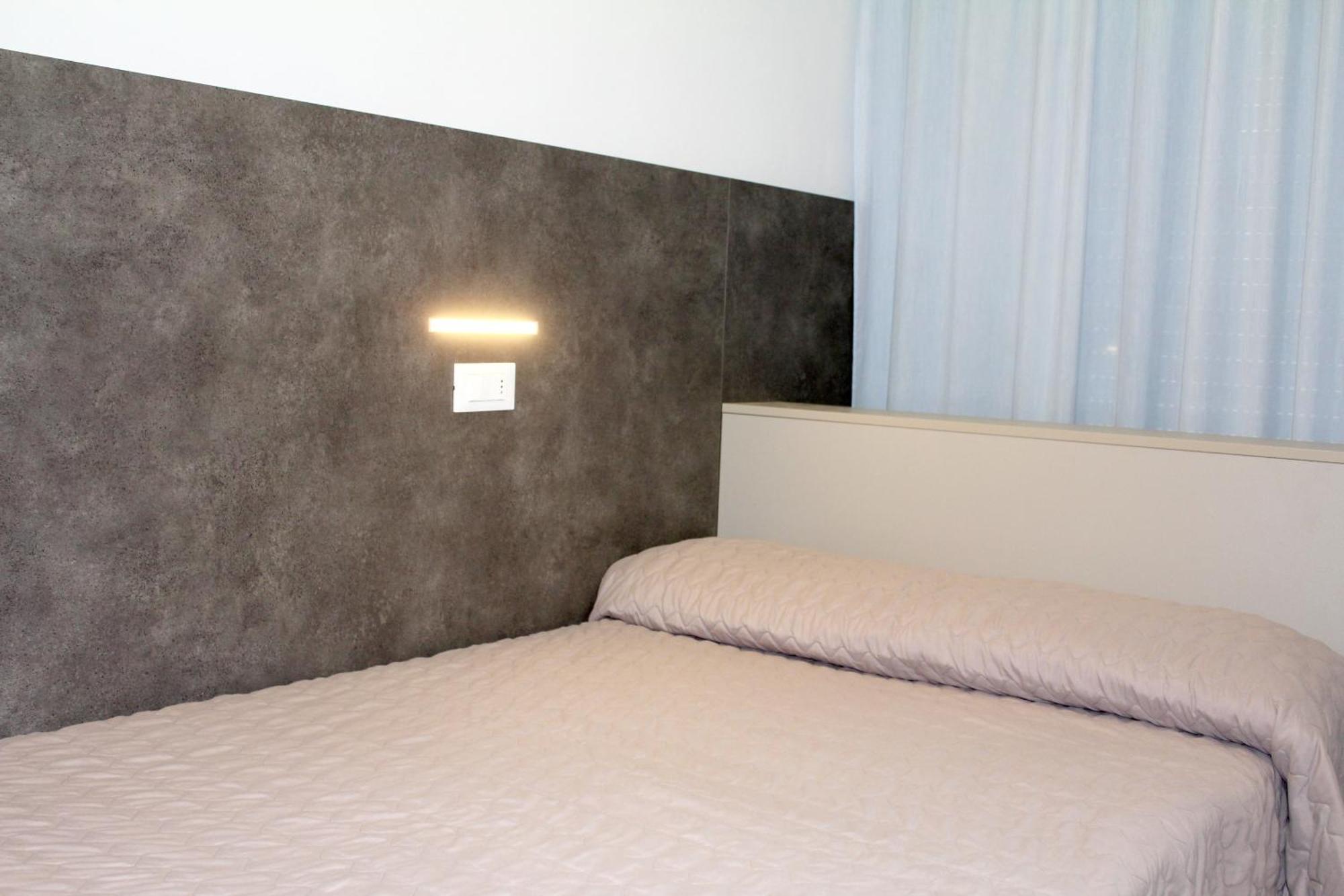 Single Room,1765983043:JPEG
