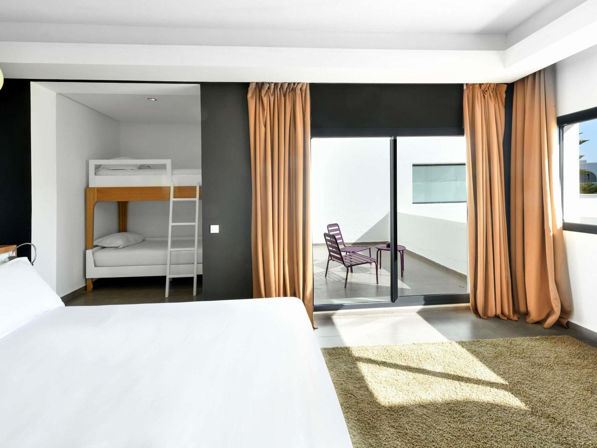 Chambre Familiale avec Lit King-Size et 2 Lits Superposés