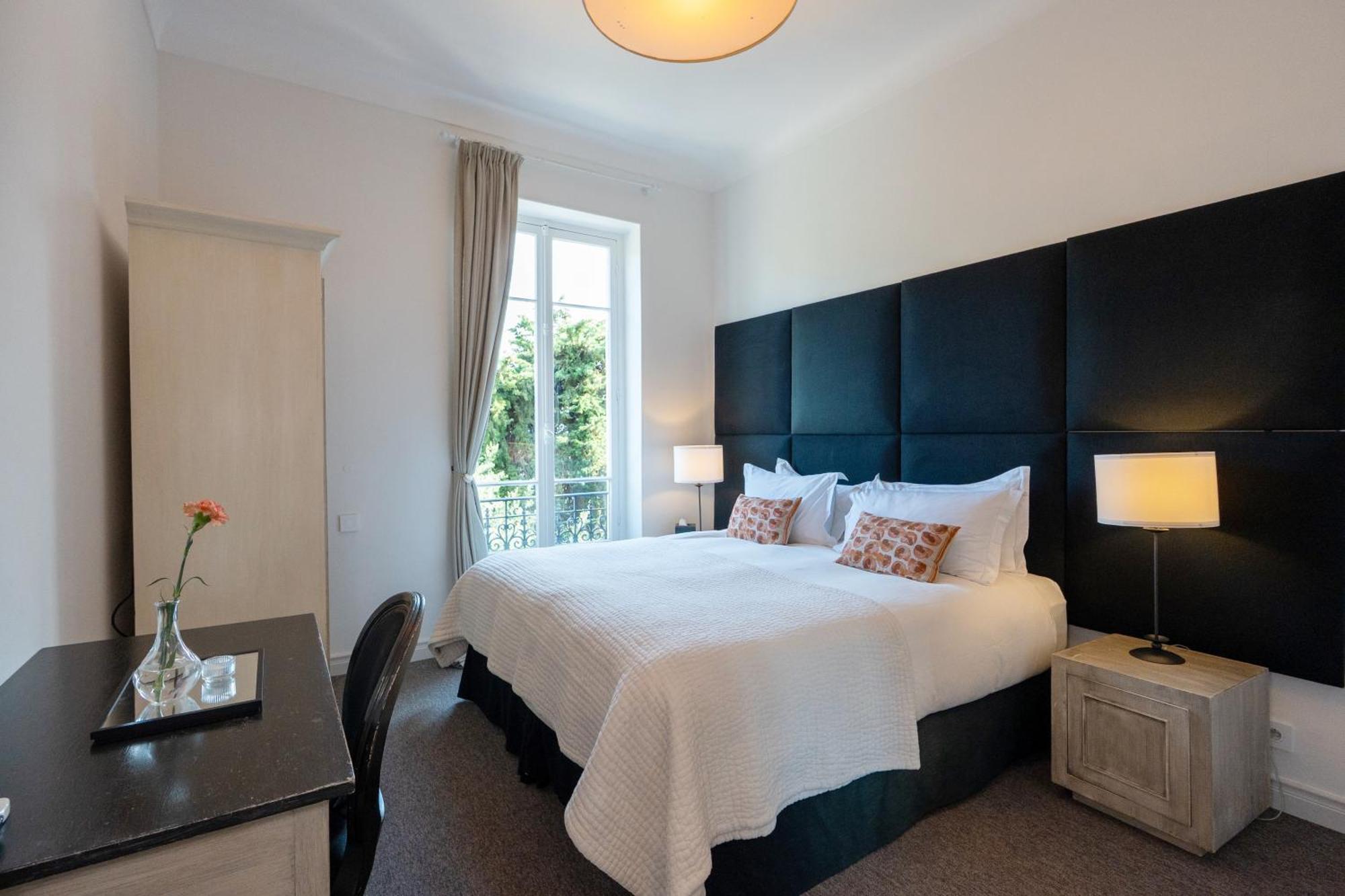 Double or Twin Room with Partial Sea View