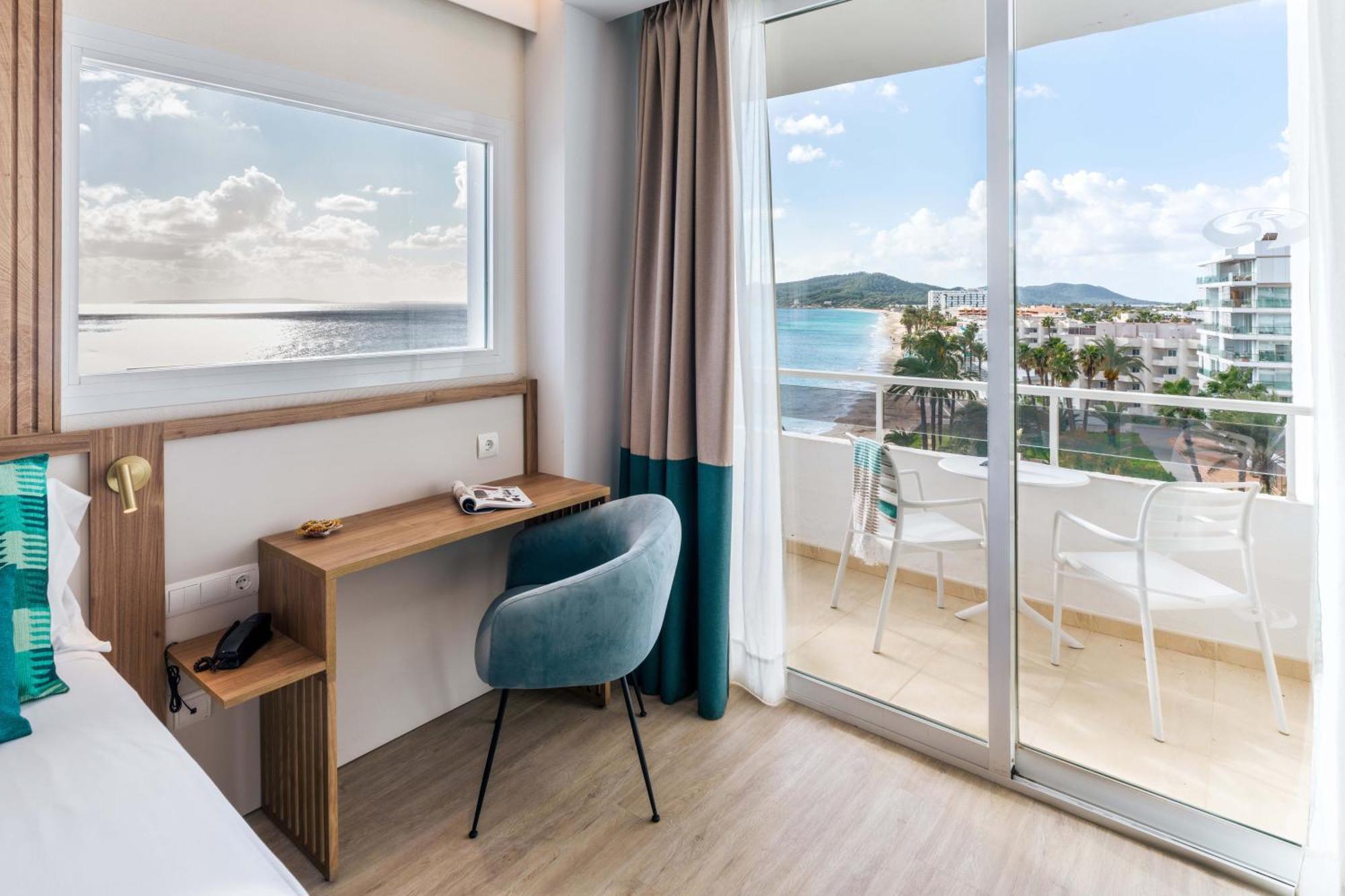 Quarto Twin Superior com Vista Mar