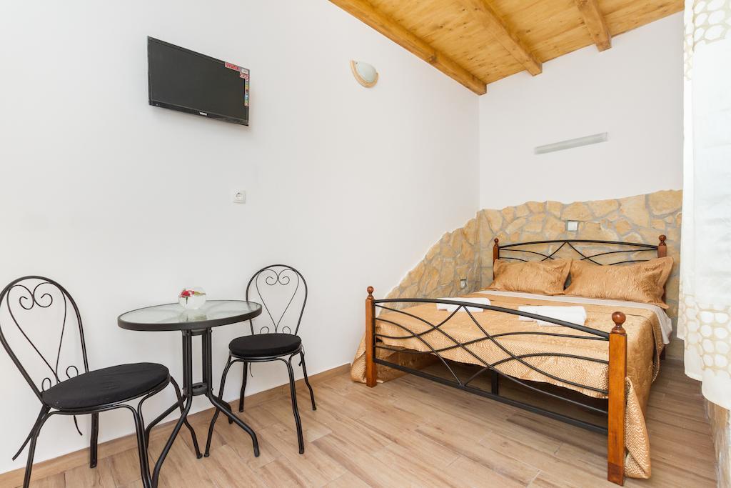 Bed in 4-Bed Female Dormitory Room,233598922:JPEG