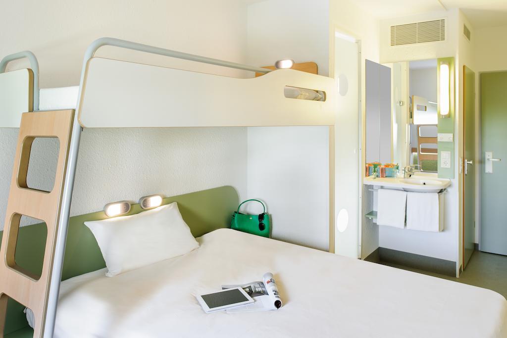 Standard Room,236413085:JPEG