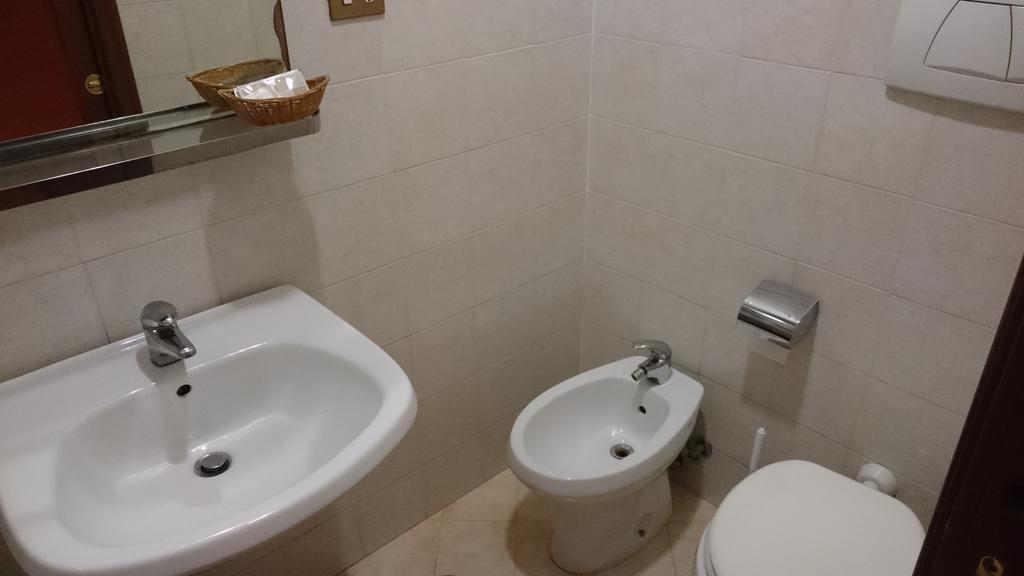 Double or Twin Room Bathroom
