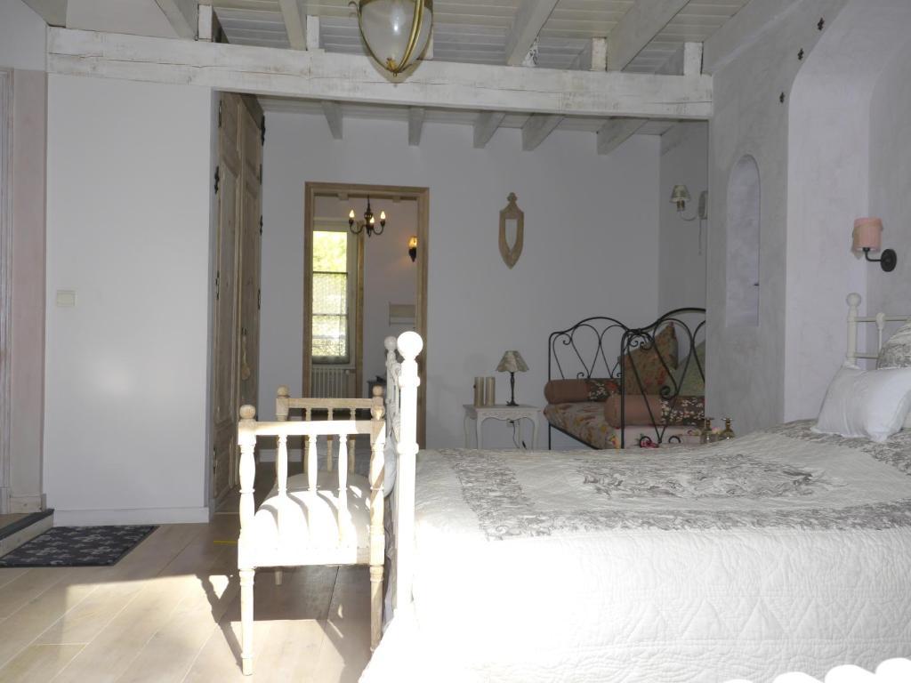 Tweepersoonskamer met 2 Aparte Bedden en Badkamer