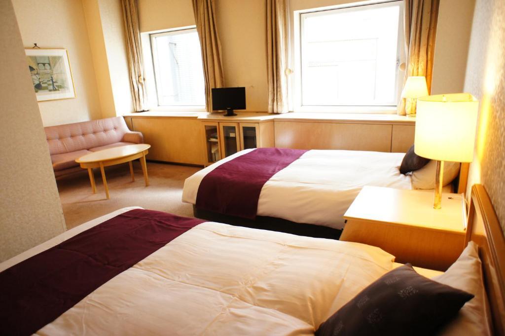 Twin Room - Non-Smoking,1213254157:JPEG