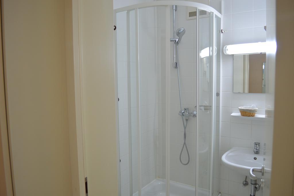 Double Room,982172068:JPEG