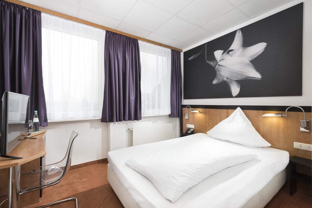 Single Room - Non-Smoking