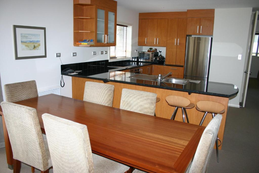 Deluxe Three-Bedroom Apartment,33699310:JPEG