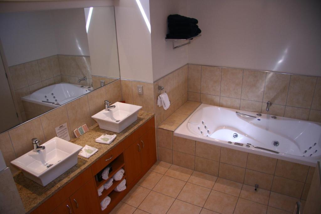Penthouse Apartment,707146888:JPEG