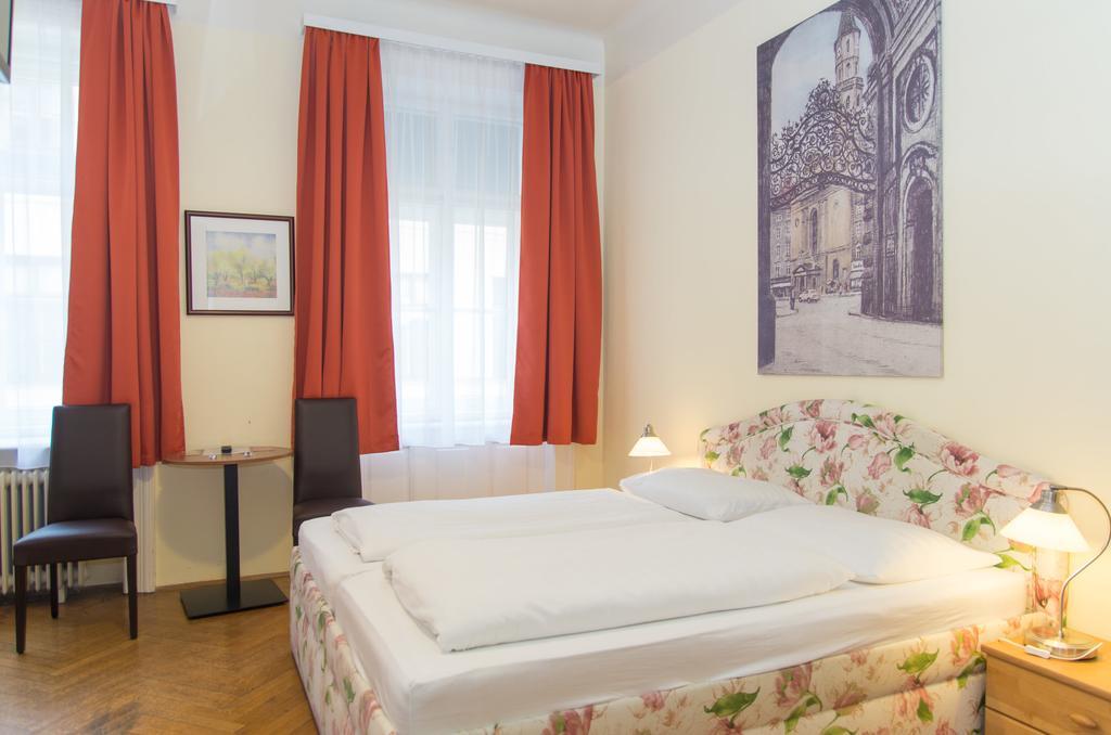 Superior Single Room with Private Bathroom,697569231:JPEG