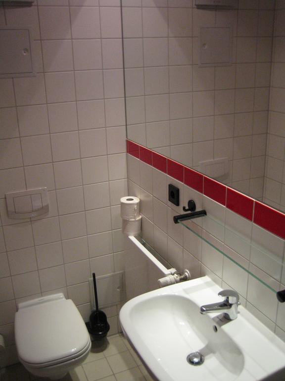 Zweibettzimmer mit Bad