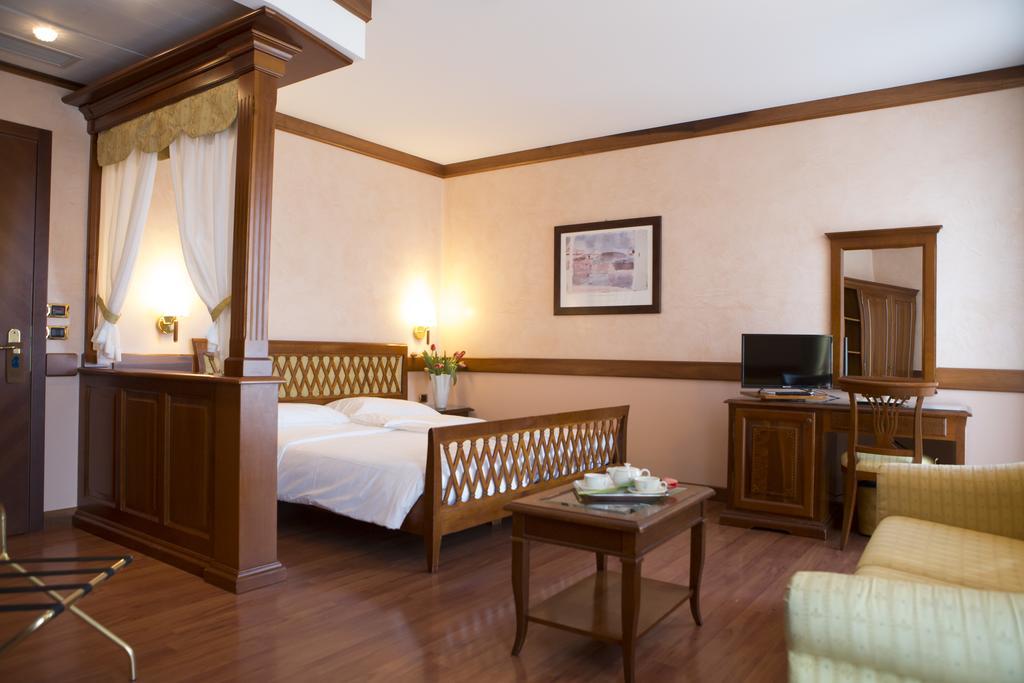 Deluxe Junior Suite,439139277:JPEG