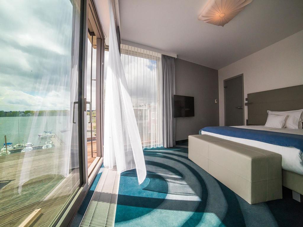 Apartment with Terrace,1678656301:JPEG