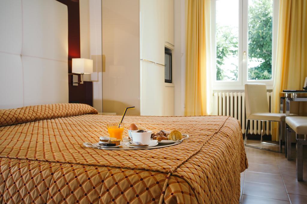 Dreibettzimmer mit Seeblick