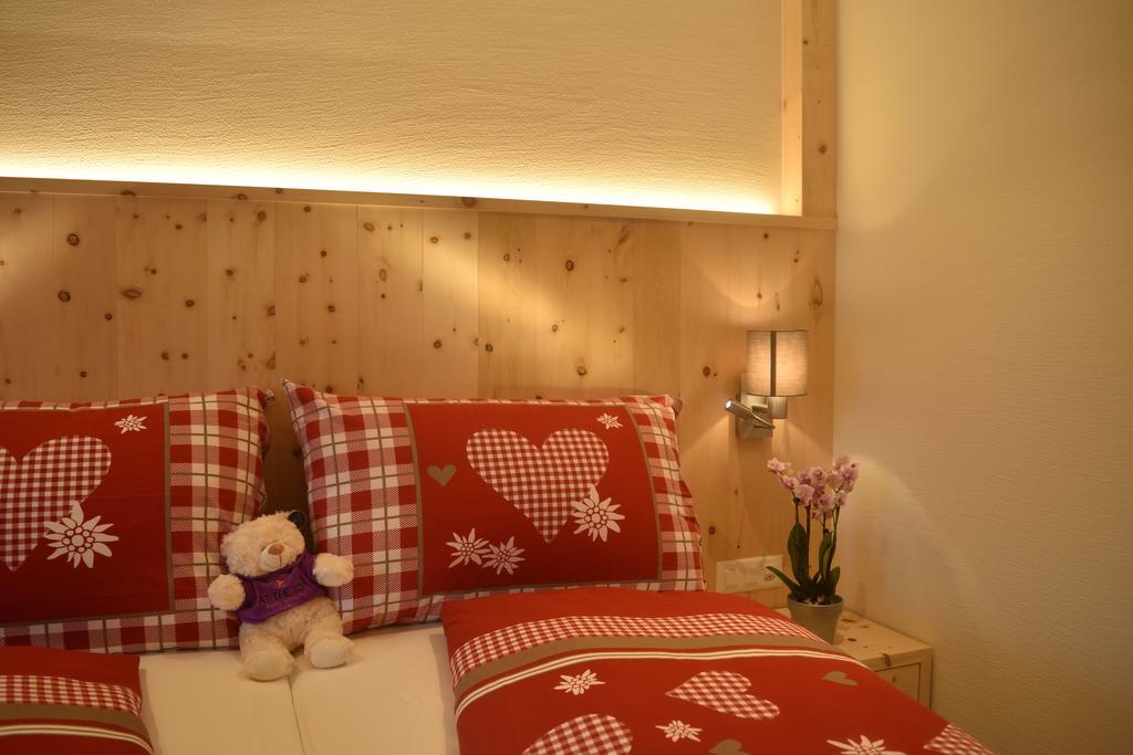 Double Room with Mountain View,413793801:JPEG