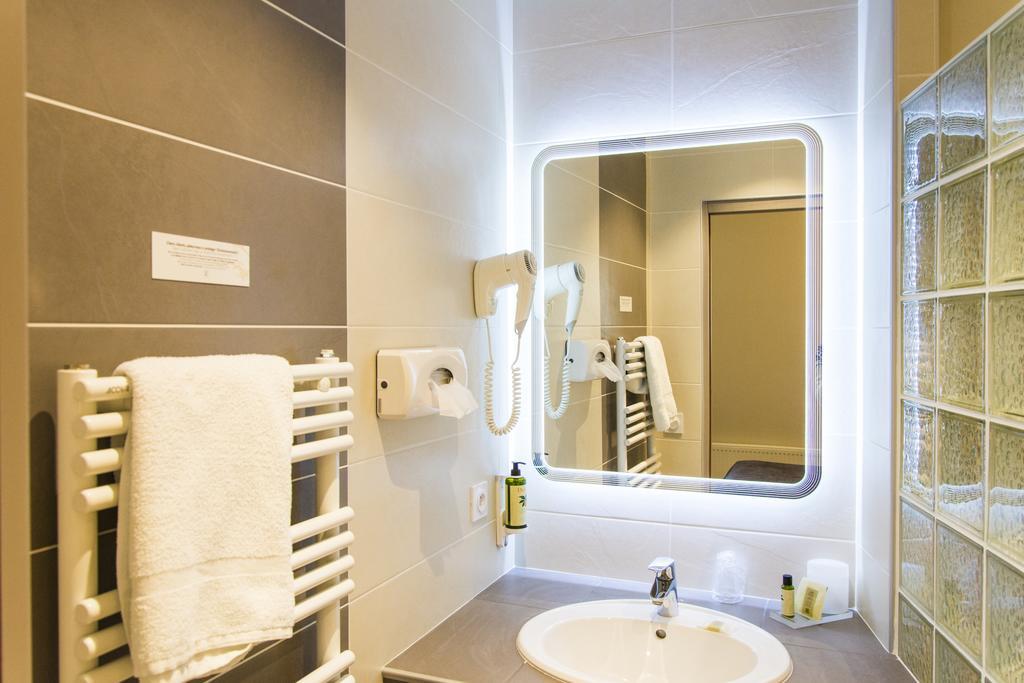 Superior Twin or Double Room,925507447:JPEG