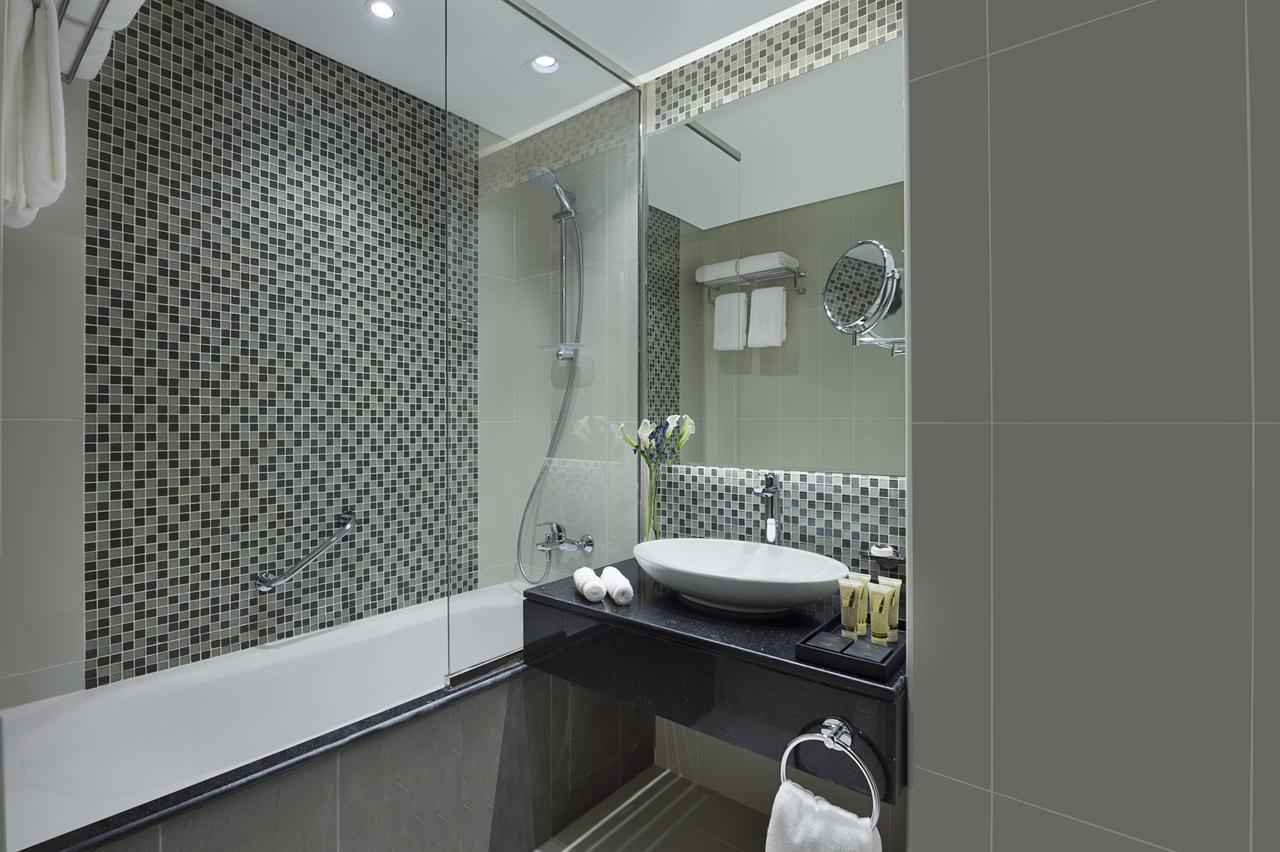 One Bedroom Suite with Private Balcony - Partial Burj Khalifa View,518550675:JPEG