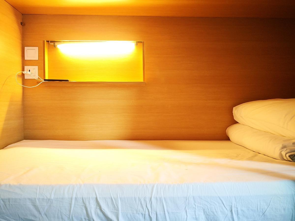 Single Room with Shared Bathroom