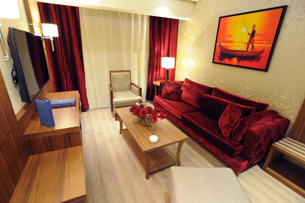 Ivory Suite,535710921:JPEG