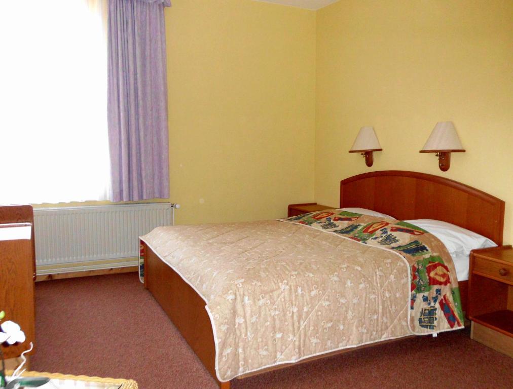 One-Bedroom Apartment,53944285:JPEG