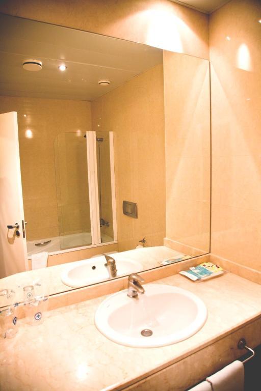 Triple Room,60935053:JPEG